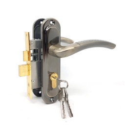 Дверная ручка с замком CLASS 0826-М60-АВ бронза