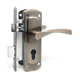 Дверна ручка з замком Class 1423 AB бронза