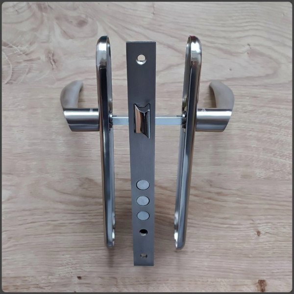 Дверна ручка з замком CLASS 2223-М70 SN нікель ціна 1177 грн.